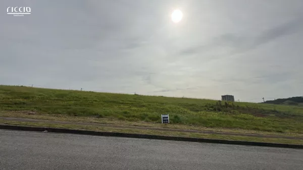 Terreno à venda em Condomínio Recanto da Baronesa São José dos Campos