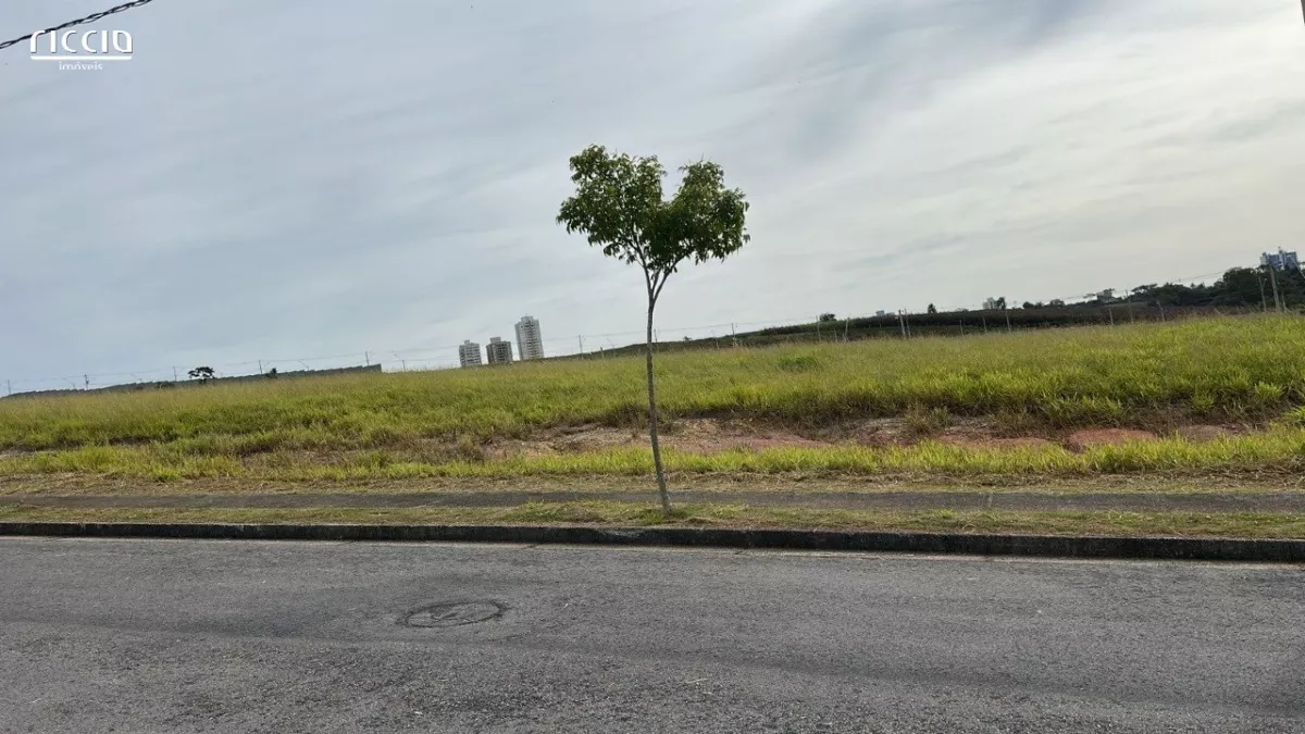Terreno à venda em Condomínio Recanto da Baronesa São José dos Campos
