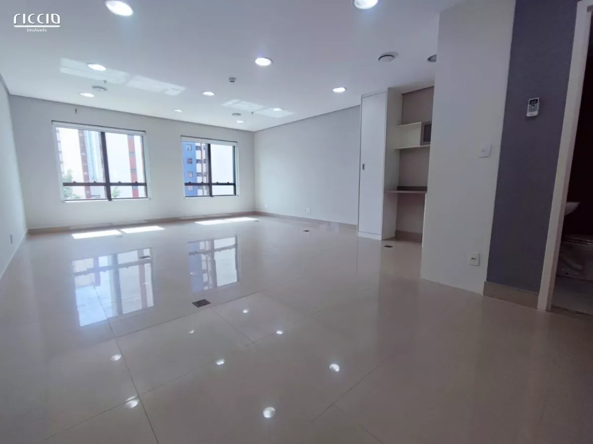 Salas/conjuntos à venda em Jardim Aquarius São José dos Campos