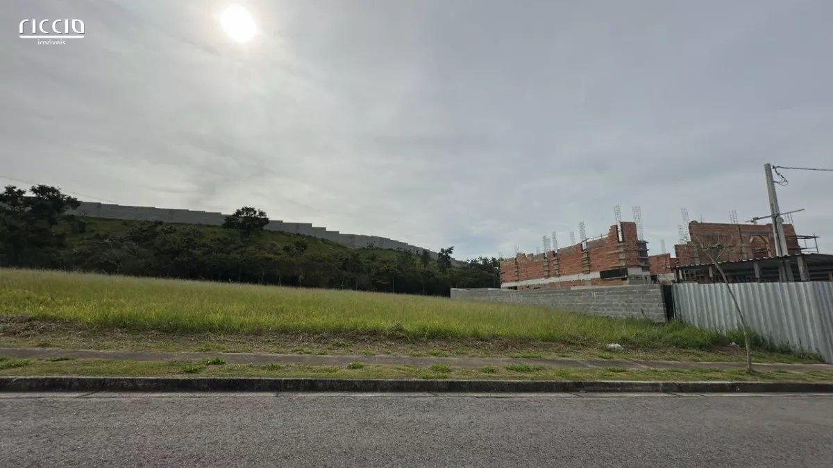 Terreno à venda em Condomínio Recanto da Baronesa São José dos Campos