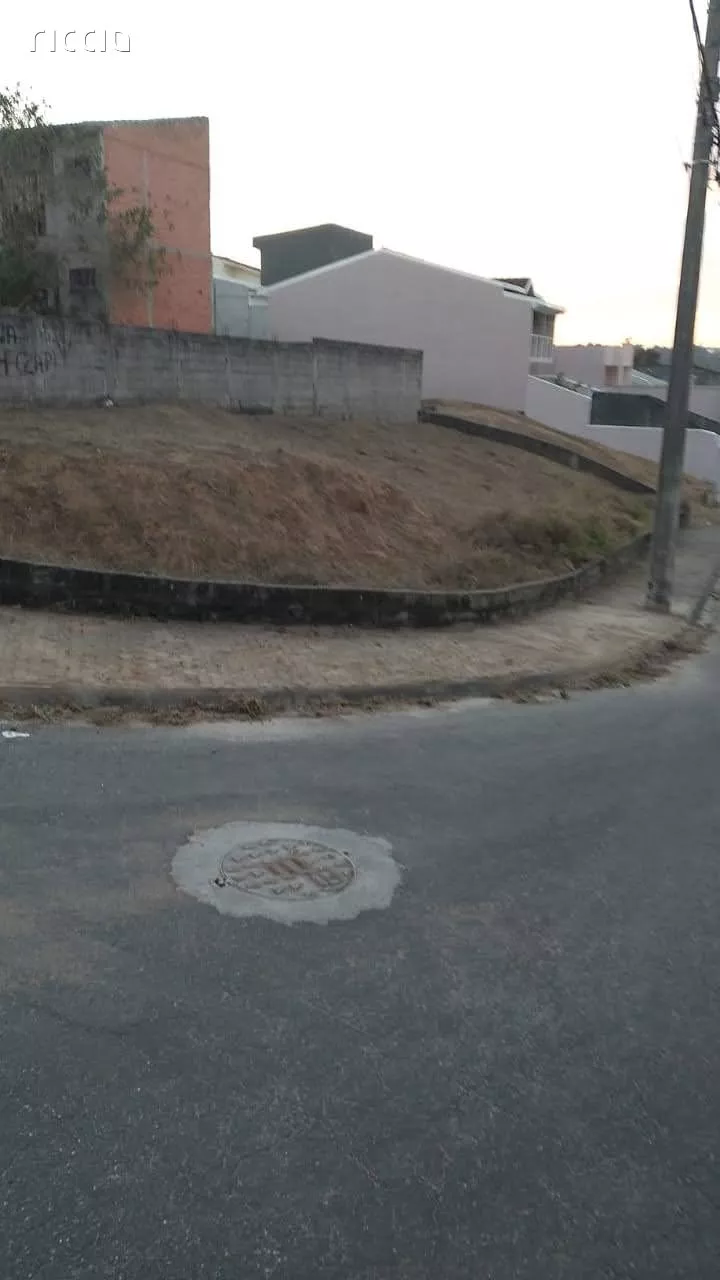Terreno à venda em Vila Branca Jacareí