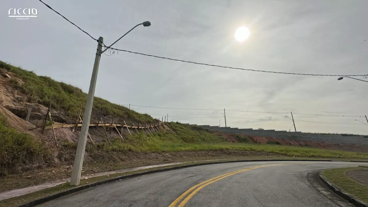 Terreno à venda em Condomínio Recanto da Baronesa São José dos Campos