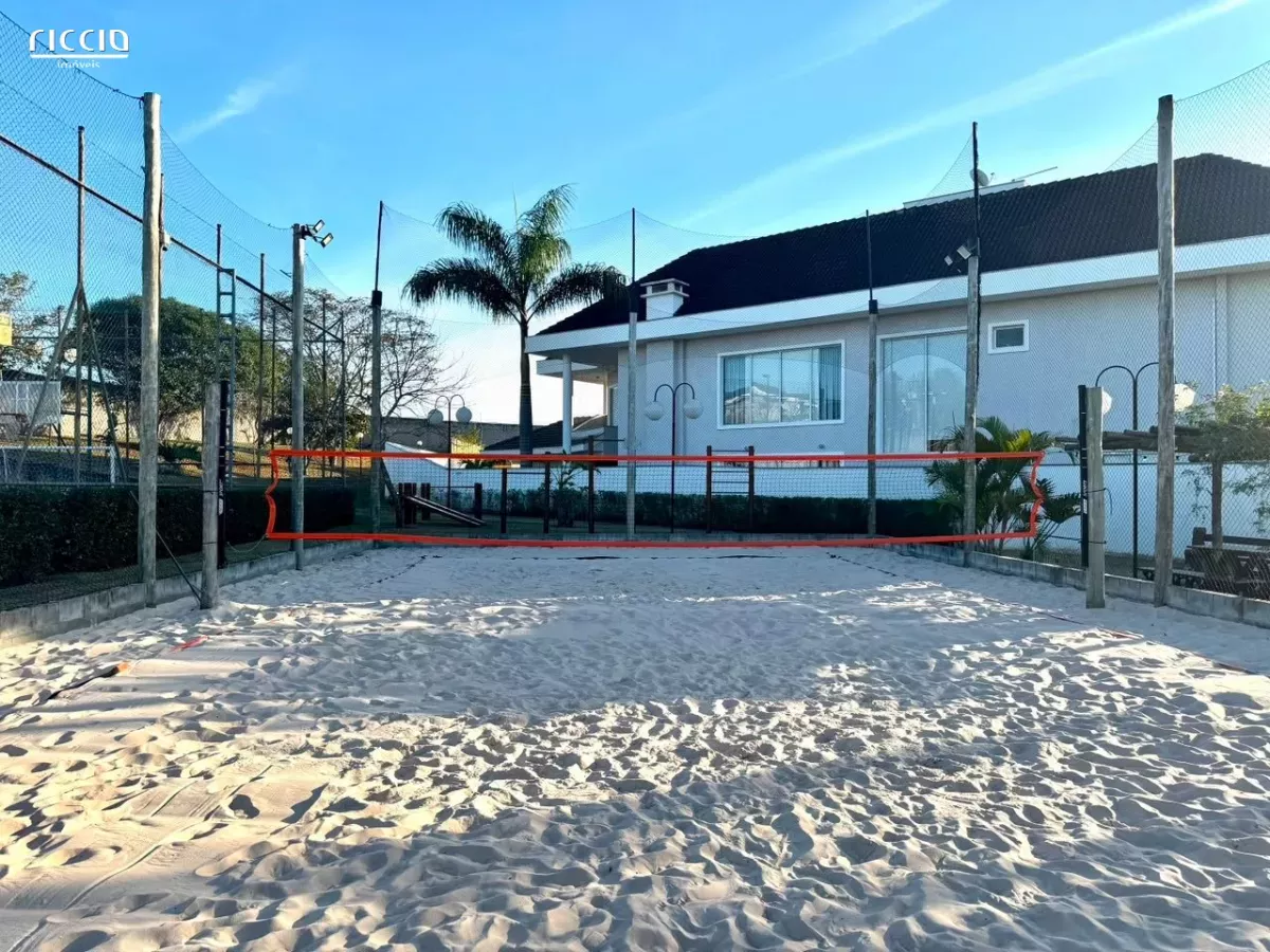 O Condomínio Altos da Serra 6 está localizado no Urbanova em São José dos Campos com Ruas largas e espaçosas. Excelente localização, próximo de padaria, mercado, feira livre, hospital, melhores escolas, shopping, acesso fácil a Via Dutra Rio/SP, Anel Viário.