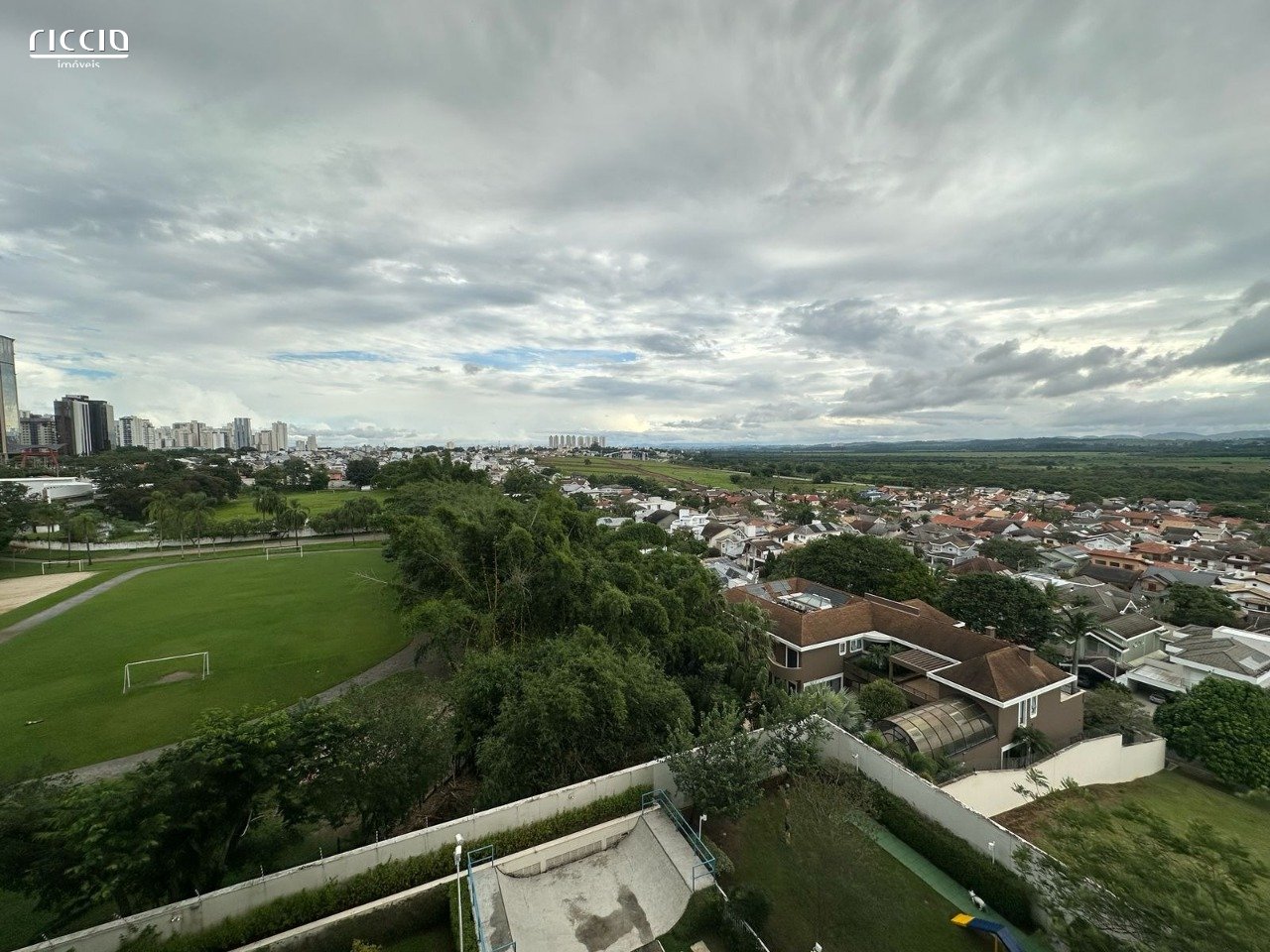 Apartamento em Jardim das Colinas, São José dos Campos - Riccio Imóveis