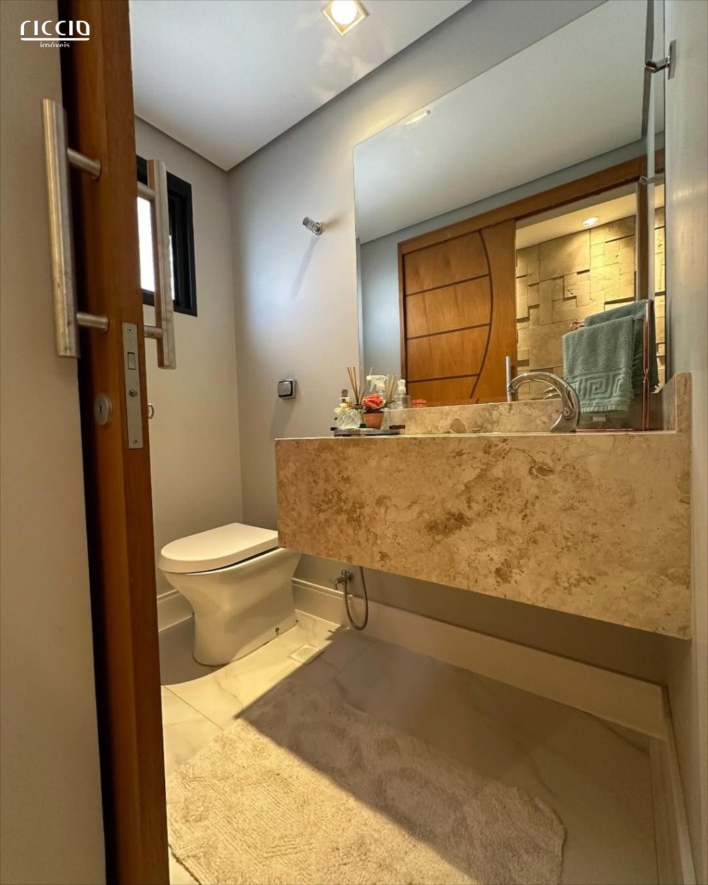 Casa em Condomínio em Jardim das Colinas, São José dos Campos - Riccio Imóveis