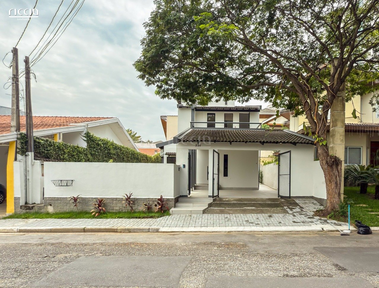 Casa em Condomínio em Jardim das Colinas, São José dos Campos - Riccio Imóveis