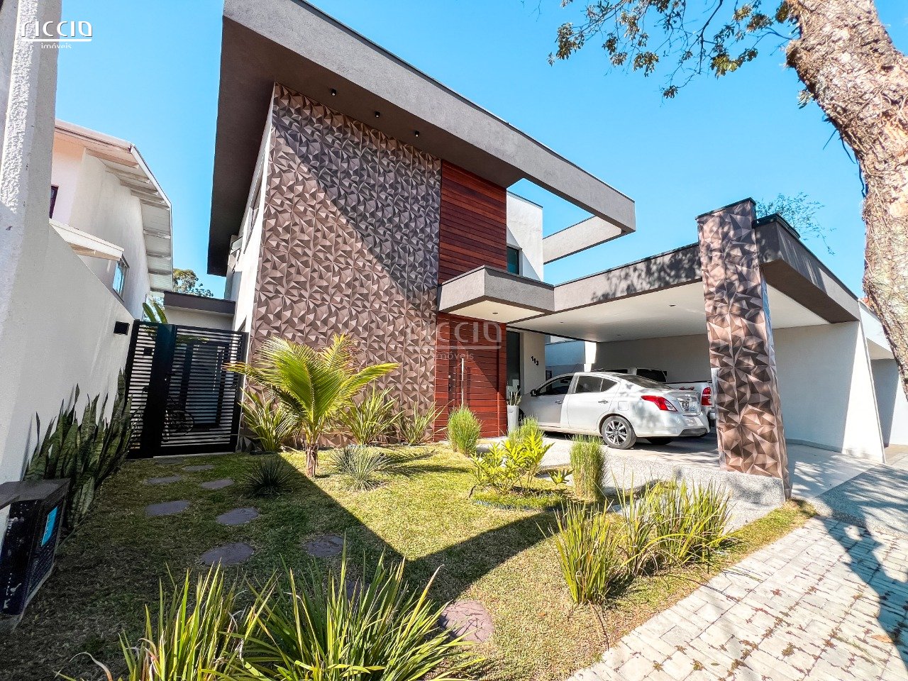 Casa em Condomínio em Jardim das Colinas, São José dos Campos - Riccio Imóveis