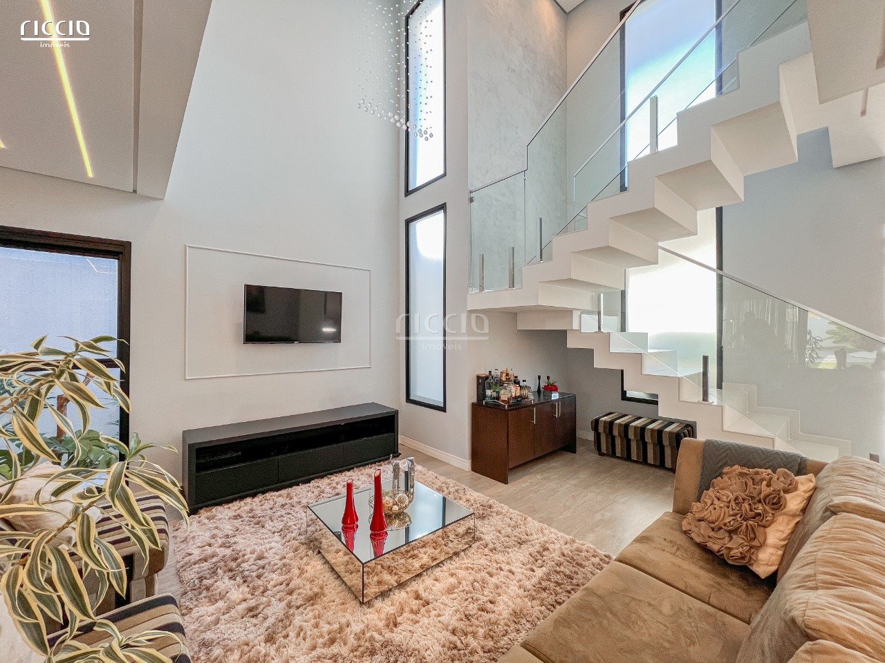 Casa em Condomínio em Jardim das Colinas, São José dos Campos - Riccio Imóveis