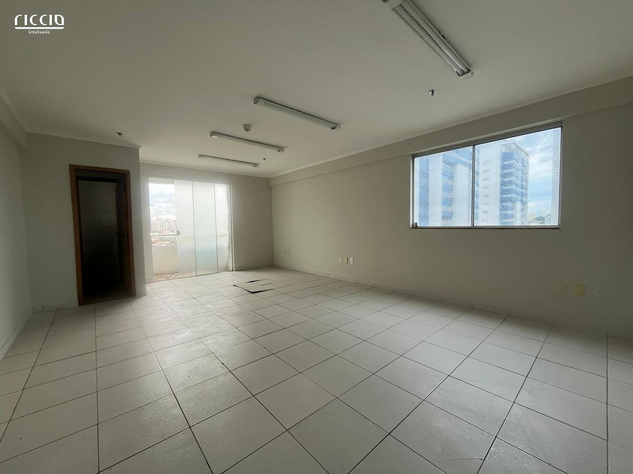 Salas/conjuntos à venda em Jardim Aquarius São José dos Campos