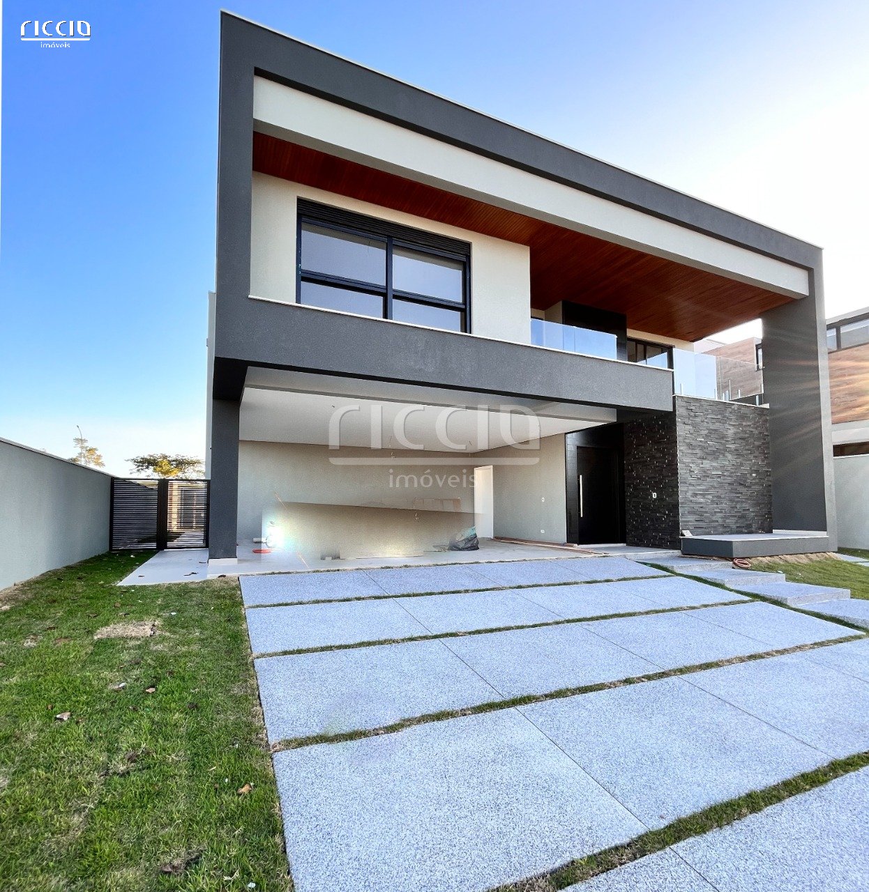 Casa em Condomínio em Urbanova, São José dos Campos - Riccio Imóveis